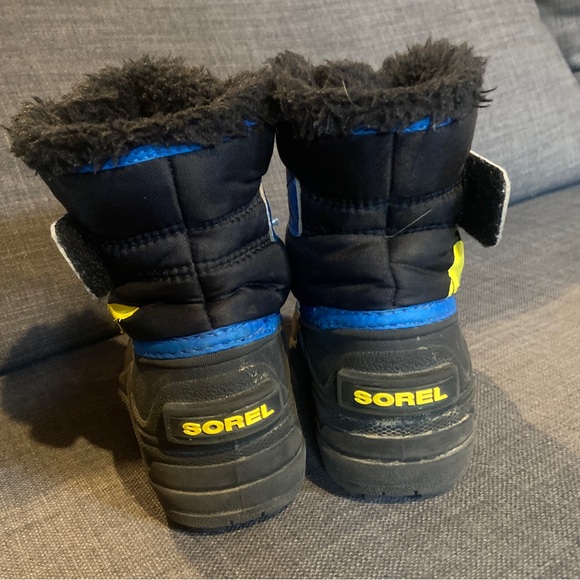 Toddler size 6 Sorel winter boots - Picture 5 of 8